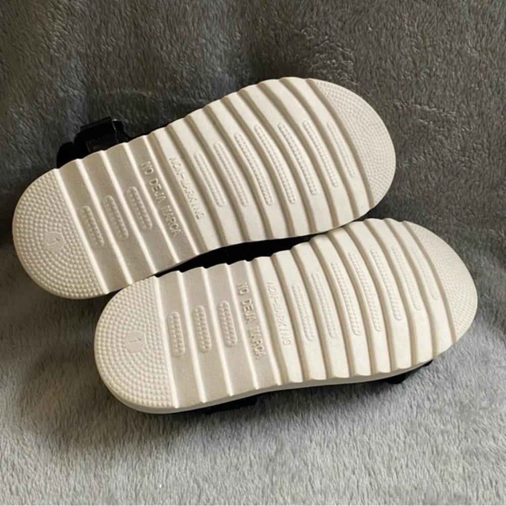 Justice Sandal’s Shoes Girls‎ Size 1 Velcro Strap Black New With Tags Chains